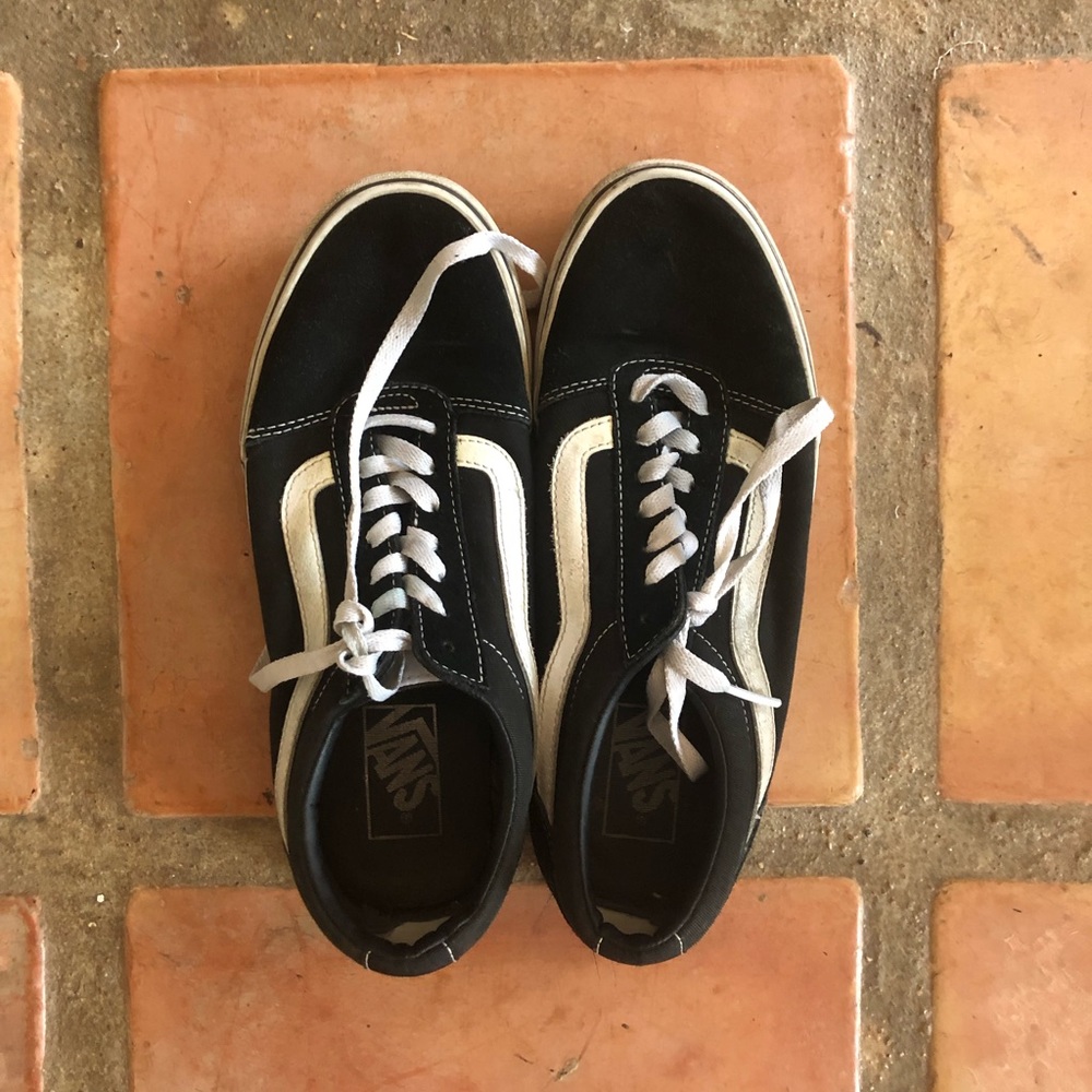 Black low top vans